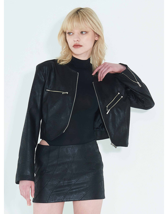 킴지수 Faux-Leather Cropped Zip-Up Jacket _ Black 블랙 착용컷