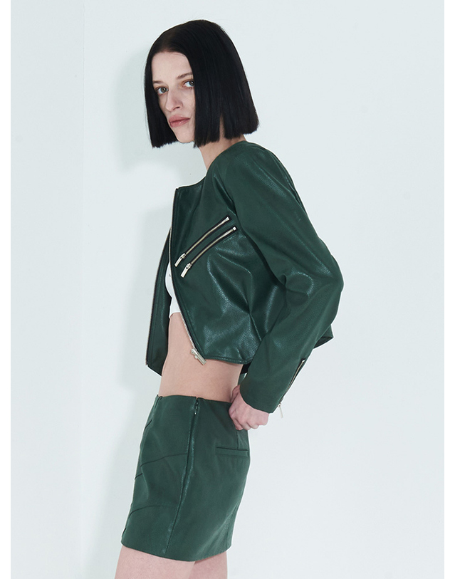 킴지수 Faux-Leather Cropped Zip-Up Jacket _ Green 그린 착용컷