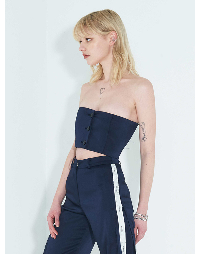 킴지수 Raw Edge Button Tube Top _ Navy 네이비 착용컷