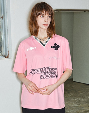 RUN RABBIT RUN FOOTBALL T-SHIRT - PINK 런 래빗 런 풋볼 그래픽 티셔츠