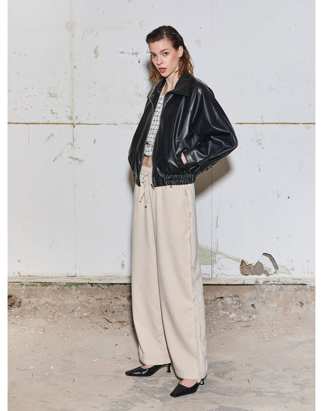 스파클링피스 DIANA TASSEL PANTS 태슬 팬츠 베이지 착용컷