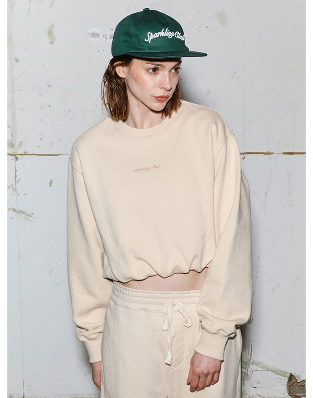 스파클링피스 ONIONCROPSWEATSHIRTBEIGE 어니언 크롭 맨투맨 베이지 착용컷