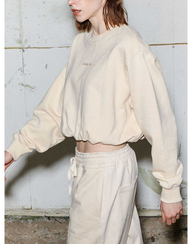 스파클링피스 ONIONCROPSWEATSHIRTBEIGE 어니언 크롭 맨투맨 베이지 착용컷