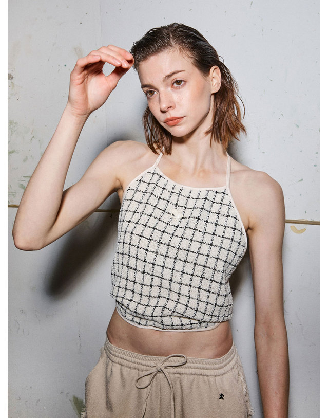 스파클링피스 DIANA CHECK HALTER NECK 체크 홀터넥 슬리브리스 탑 아이보리 착용컷