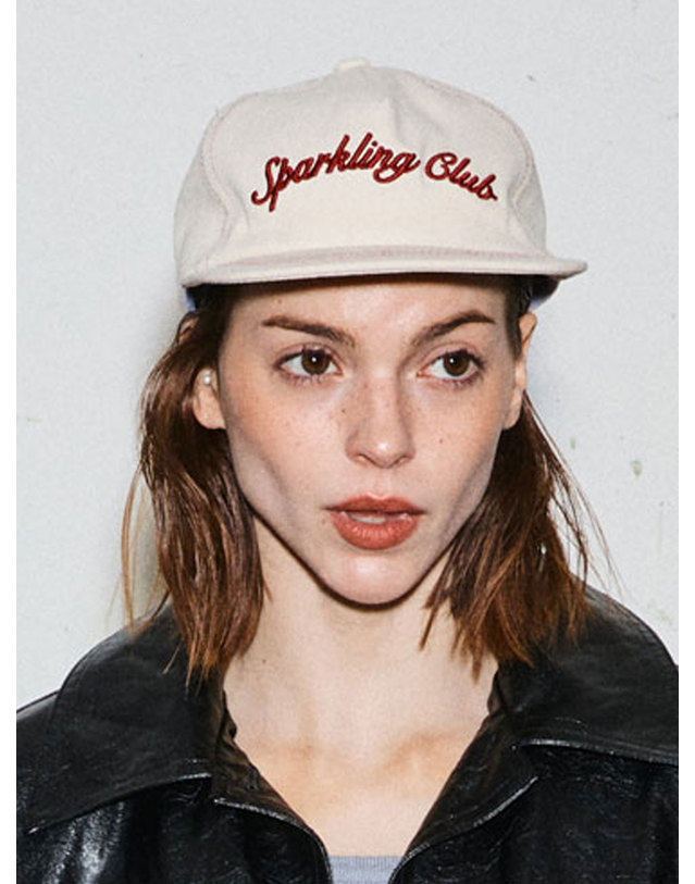 스파클링피스 SPARKLING PIECE CALSSIC BALL CAP - BEIGE 클래식 볼캡 베이지 착용컷