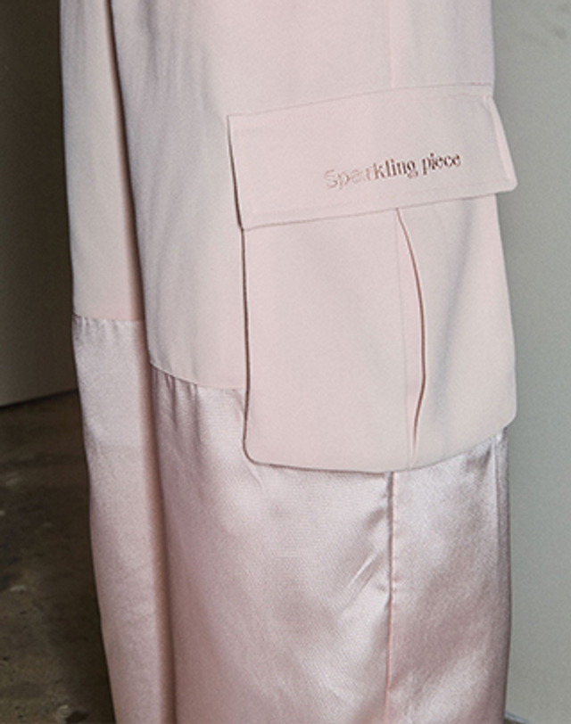 스파클링피스 DIANA GLOSSY CARGO PANTS-PINK 다이아나 글로시 카고 팬츠 핑크 착용컷