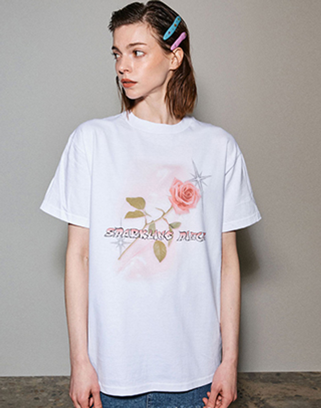 스파클링피스 ROSE DREAM T-SHIRTS 로즈 드림 티셔츠 착용컷