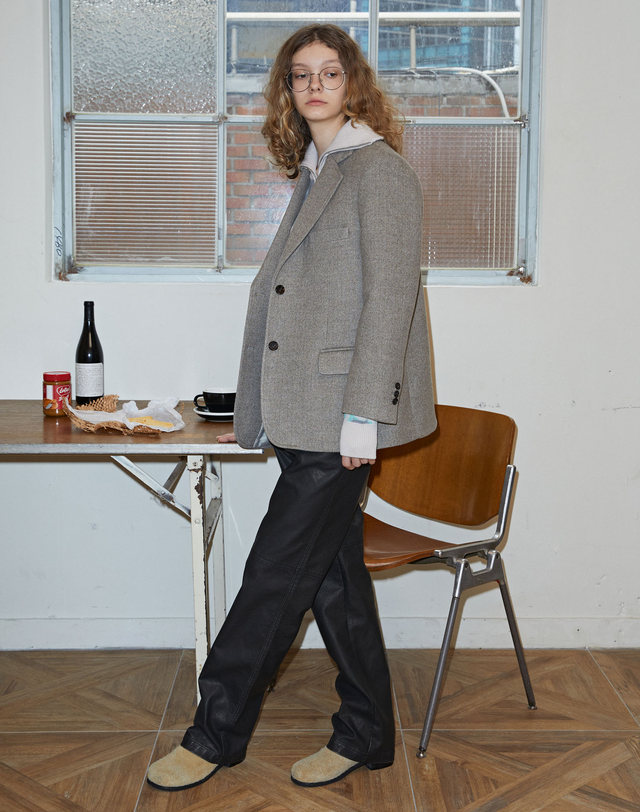 스파클링피스 2 BUTTON WOOL TWILL JACKET BEIGE 베이지 착용컷