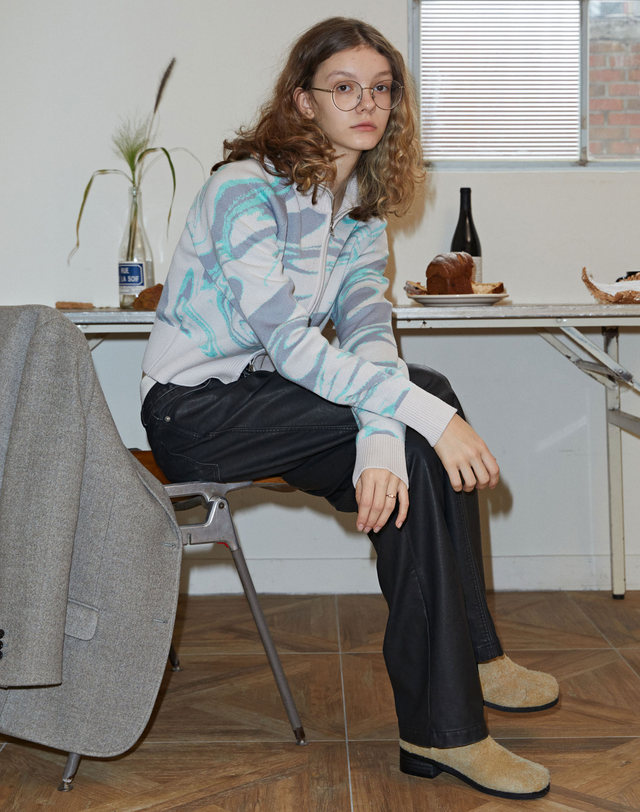 스파클링피스 MARBLE ZIP UP SWEATER LIGHT GREY 그레이 착용컷