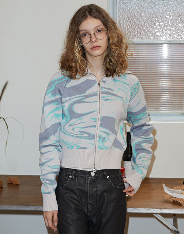 스파클링피스 MARBLE ZIP UP SWEATER LIGHT GREY 그레이 착용컷