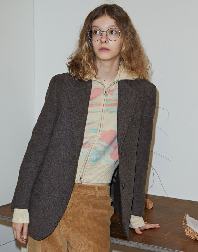 스파클링피스 2 BUTTON WOOL TWILL JACKET BEIGE 초콜릿 착용컷