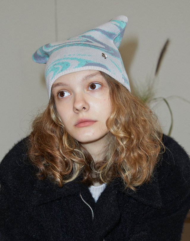 스파클링피스 MARBLE BEANIE LIGHT GREY 그레이 착용컷
