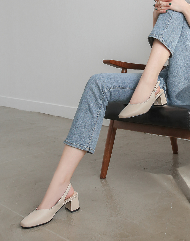 데일리슈 멜리에 슬링백 (6cm) 착용컷