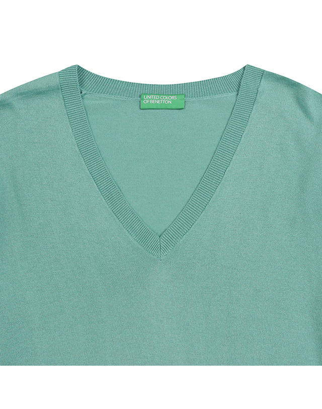 베네통글로벌 Silk blend v neck sweater_1ZRED402L08N 착용컷
