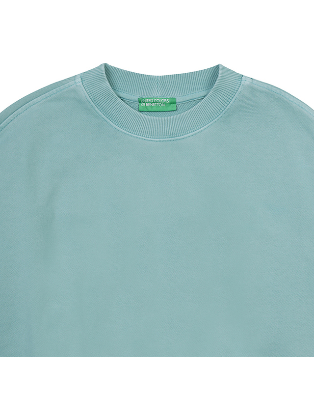 베네통글로벌 Banding crop sweatshirt_39BLD109O68N 착용컷