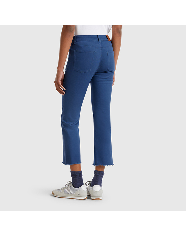 베네통글로벌 Crop bootscut trousers_46QRDE010217 착용컷