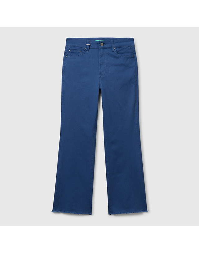 베네통글로벌 Crop bootscut trousers_46QRDE010217 착용컷