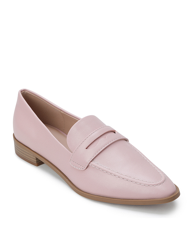 베네통글로벌 Stiletto mocassin_8NOGDD03H09J 착용컷