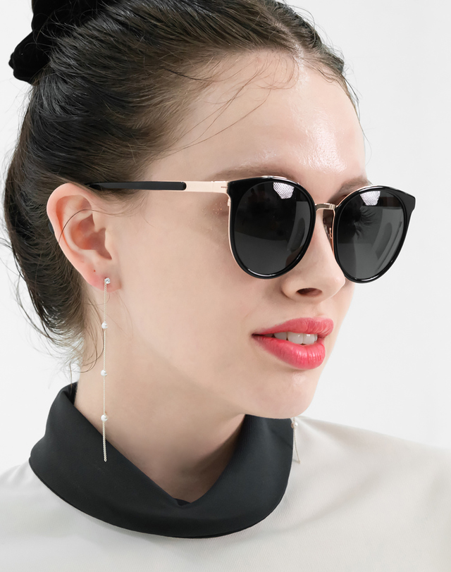 에니르 ARABELLA PEARL TRIO DROP EARRINGS - E1019 착용컷