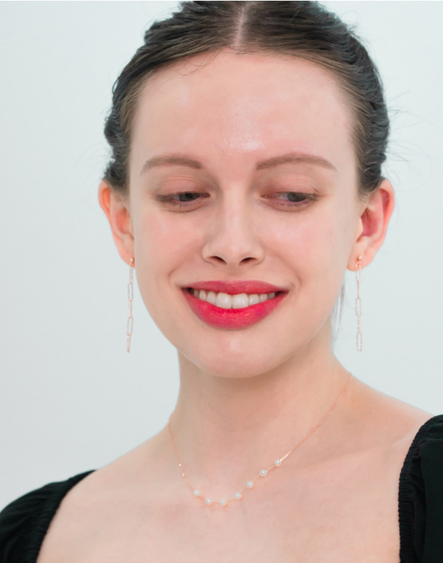에니르 FLIPPED OBLONG CHAIN EARRINGS - E1015 착용컷