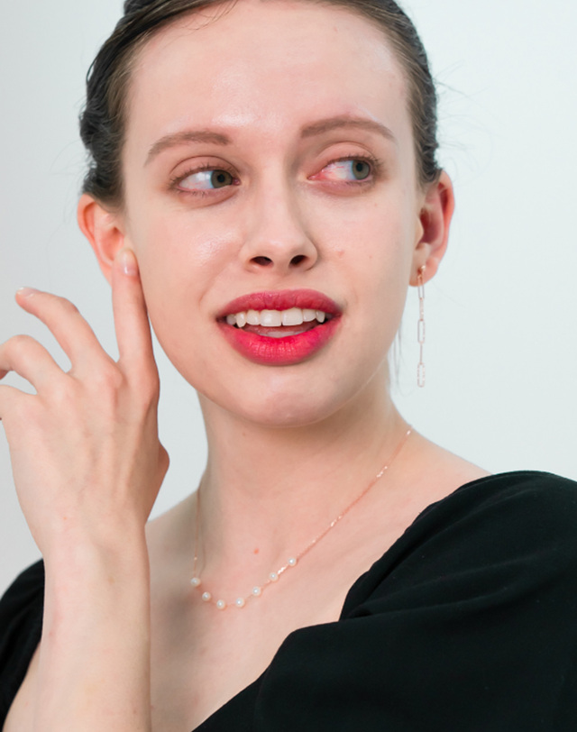 에니르 FLIPPED FRESH WATER PEARL NECKLACE - N1014 착용컷