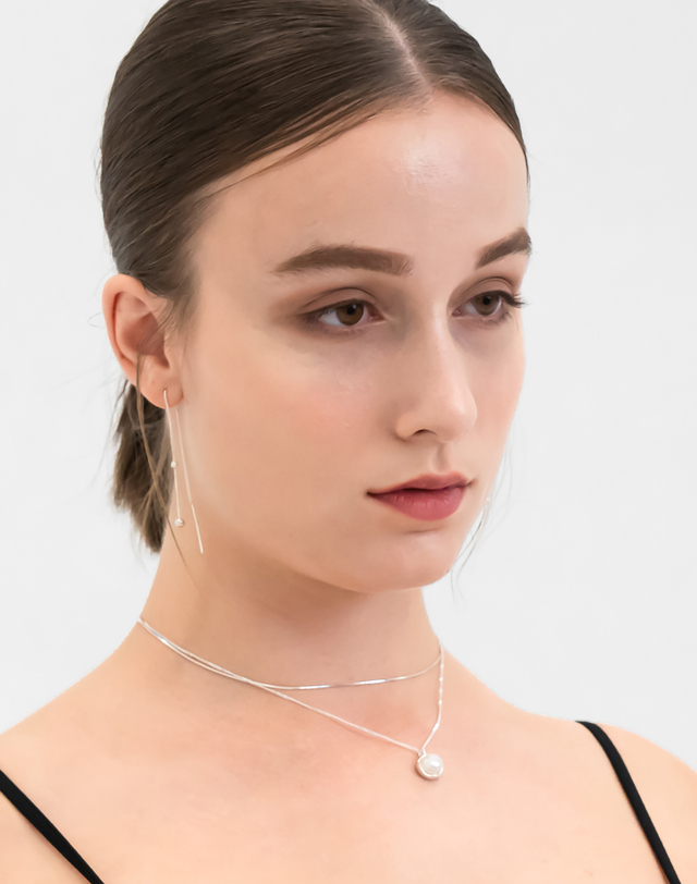 에니르 ONE FINE DAY PEARL PENDANT NECKLACE - N1012 착용컷