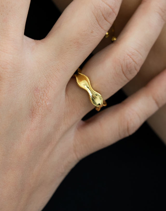 에니르 ONE FINE DAY LIP LINE RING - R1023 착용컷