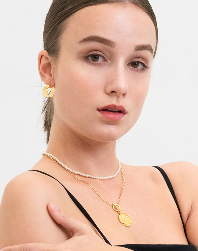 에니르 ABOUT TIME WIDE BAND HOOP EARRINGS - E1010 착용컷