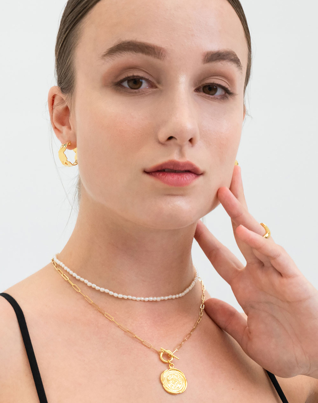 에니르 ABOUT TIME WIDE BAND HOOP EARRINGS - E1010 착용컷