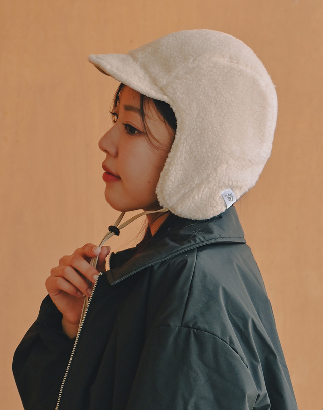 유룩 양털 리버시블 스트랩 트루퍼햇 착용컷