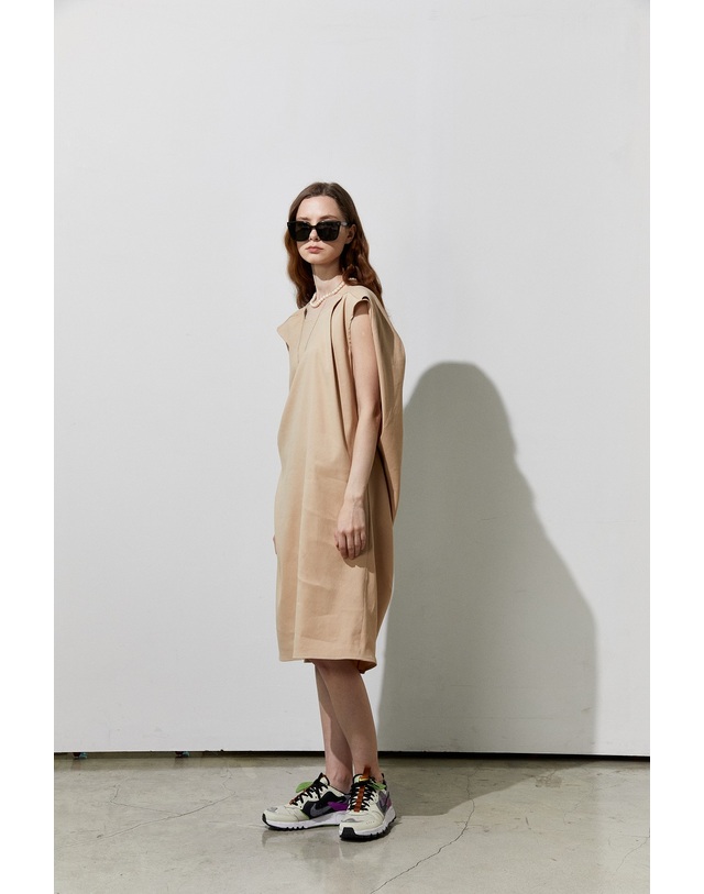 티케비 shoulder dress 착용컷