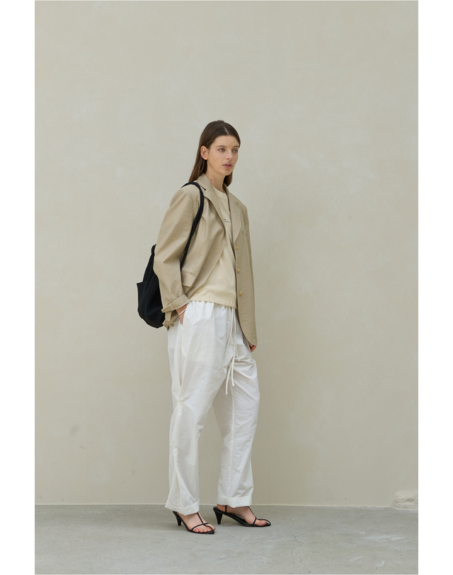 티케비 AIRY TAILORED JACKET BEIGE 착용컷