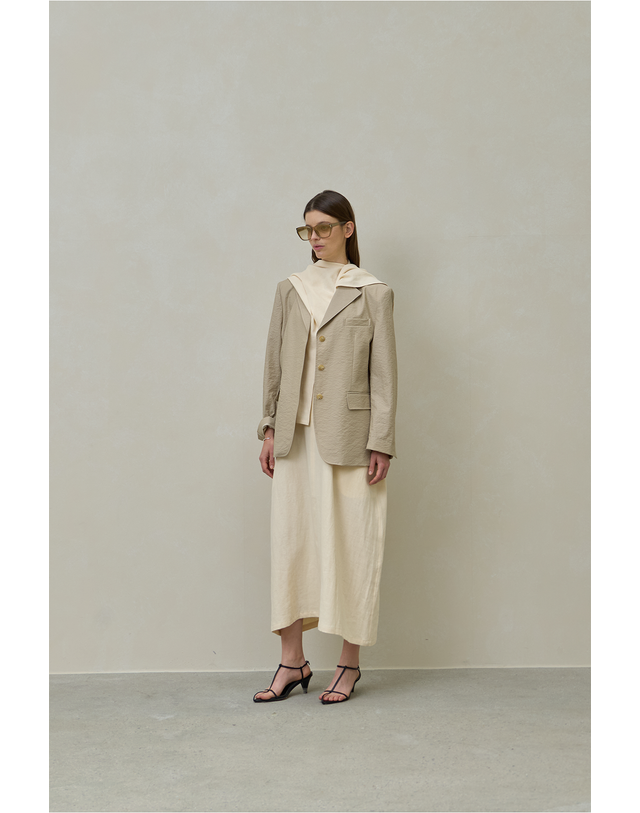 티케비 AIRY TAILORED JACKET BEIGE 착용컷
