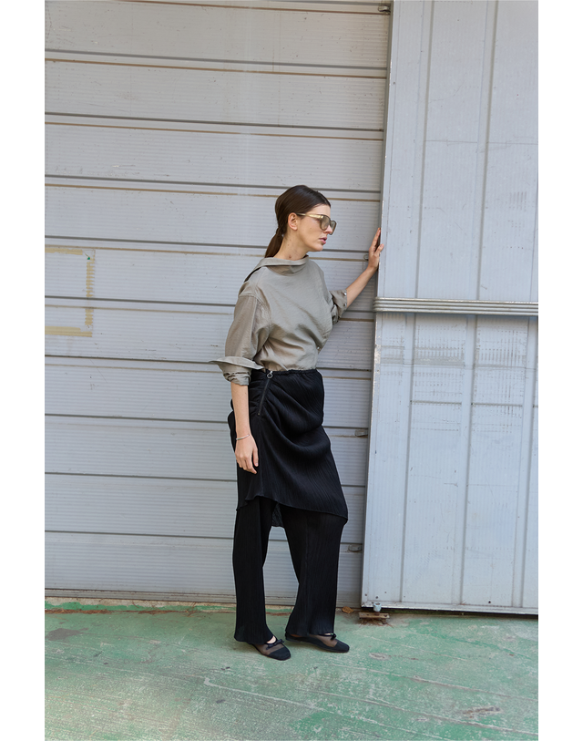 티케비 PLEATS LAYERED TOP PANTS 착용컷