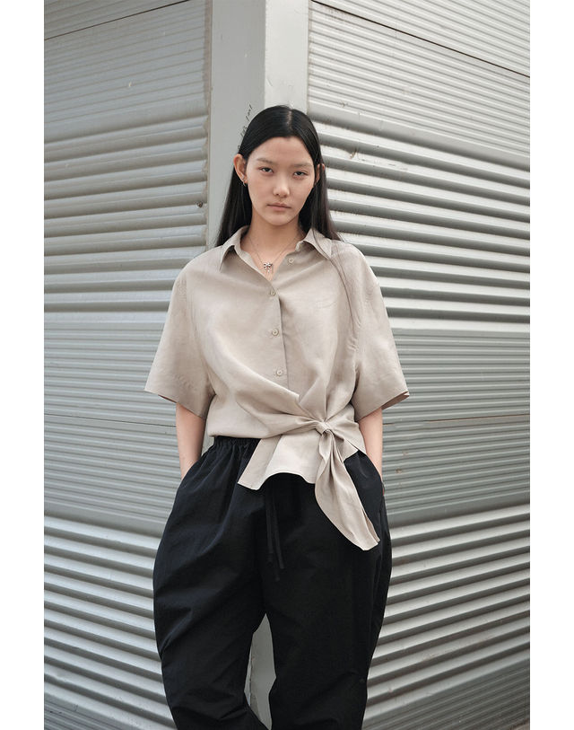 티케비 LINEN TIE WRAPPED SHIRTS 착용컷
