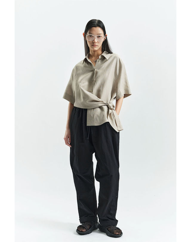티케비 REODER)LINEN SPORTY STRING PANTS BLACK 착용컷