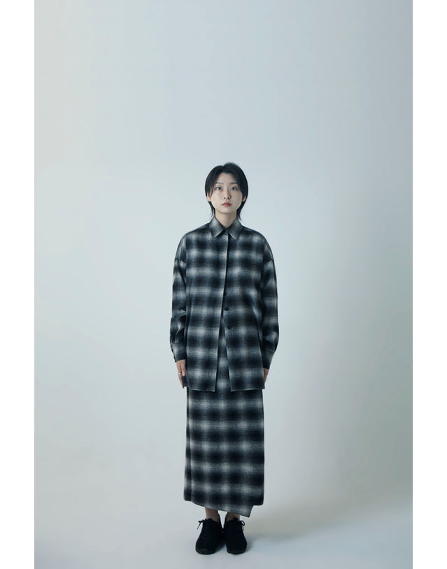 이음 루즈핏 원포켓 체크 셔츠 (블랙) 착용컷
