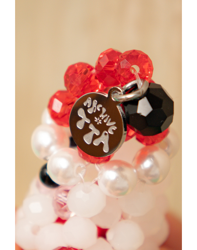 토우토우아카이브 SANTA IS DAYOFF KEYRING 착용컷