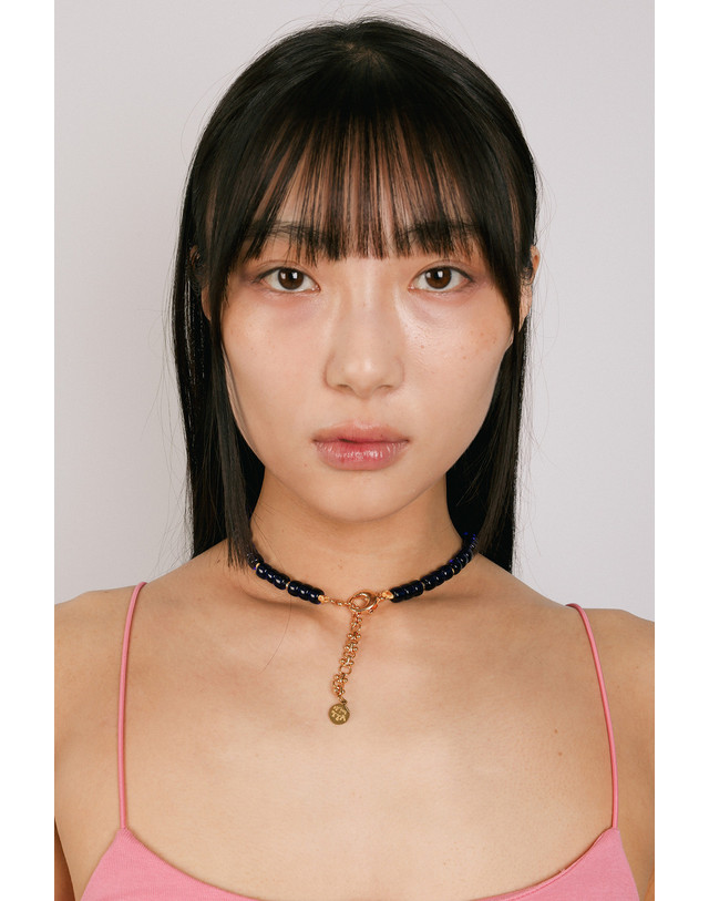 토우토우아카이브 MARSHMALLOW NECKLACE-BADA NAVY 착용컷