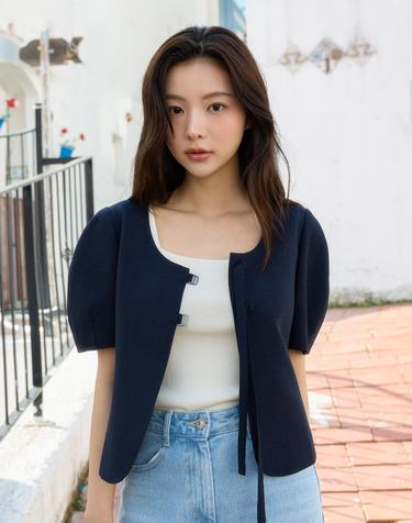 금속 여밈 스트랩 포인트 라운드 넥 자켓 OW5MJ4270