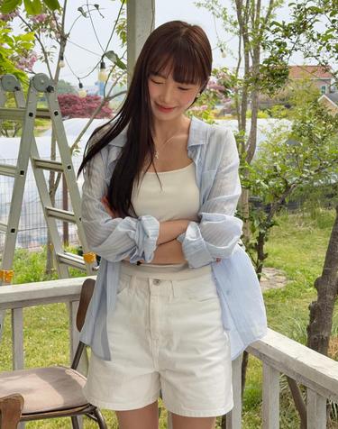 LACE-UP 시어 스트라이프 셔츠 OW6MB3150