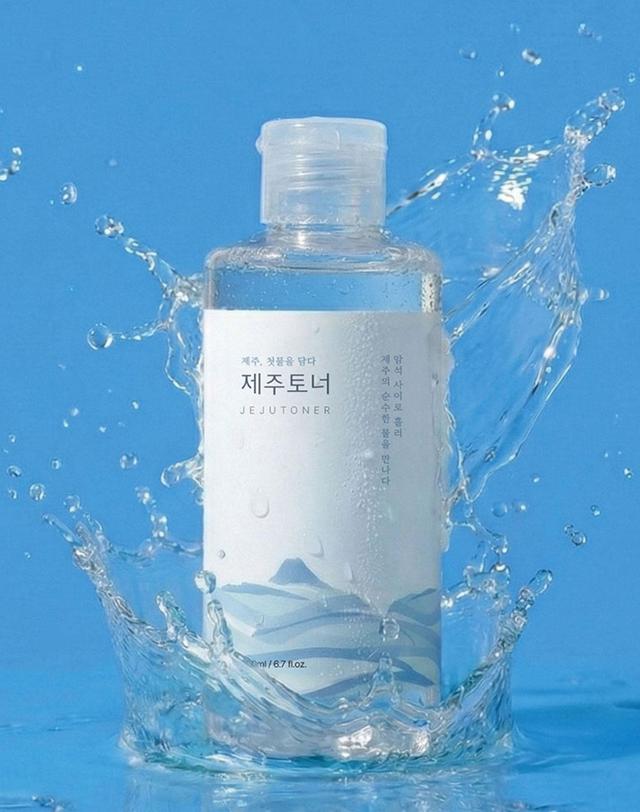 제주닮 제주닮 히알루론산 제주 토너 미백 주름 비건 진정 암반수 200ml 착용컷