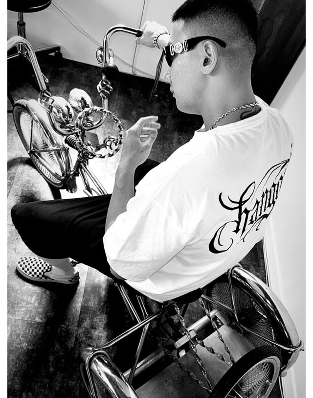 행아웃 X Inked SEOUL Chicano Black Lettering Wide T-Shirt (White) 착용컷