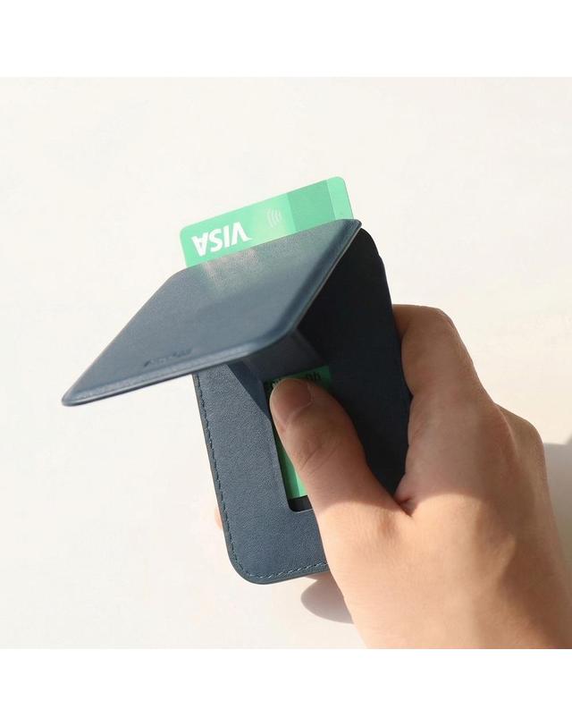페니체 페니체 맥세이프 카드지갑 거치대 스탠드 가죽케이스 착용컷
