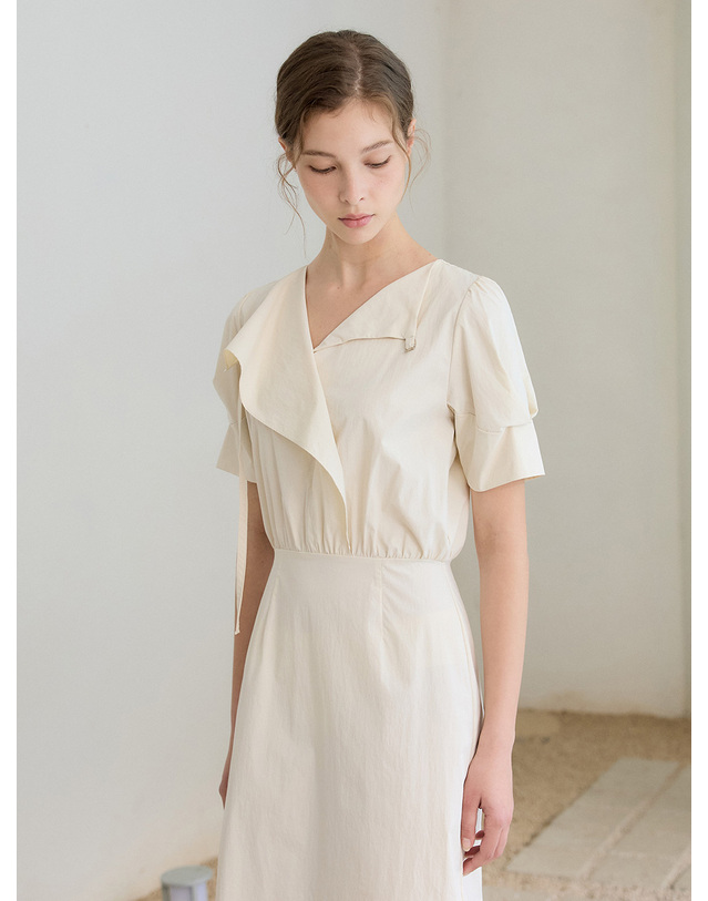 모멧 베일리 포인트 원피스 크림 착용컷