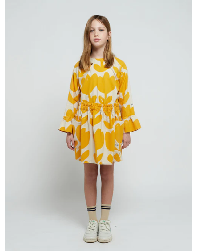 보보쇼즈 [BOBO CHOSES] 보보쇼즈 23FW 키즈 블라우스 Big Flower ruffle blouse 223AC088 착용컷