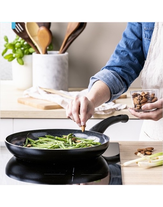 비케이쿡웨어 [BK 비케이쿡웨어] 브릴리언트 세라믹 프라이팬 착용컷