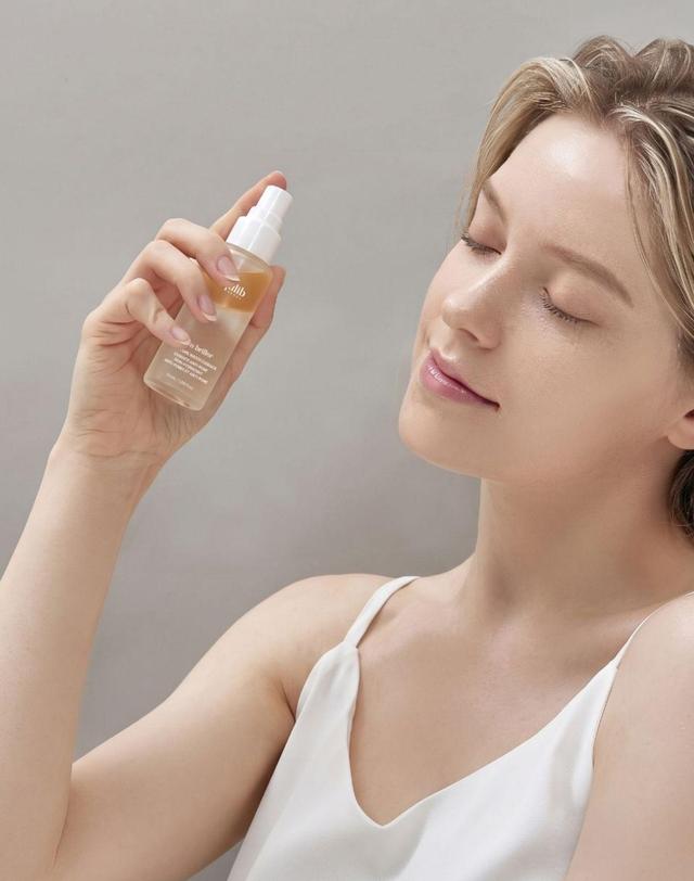 이퀄리브 오 브리에 워터에센스 50ml 착용컷