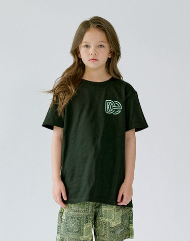 DILLAEARTH LOGO REFLECTIVE BASIC SHORT SLEEVED T-SHIRT