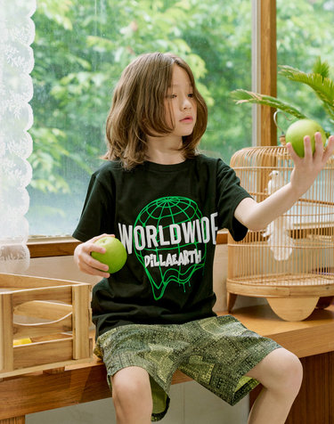 DILLAEARTH WORLD WIDE BASIC SHORT SLEEVED T-SHIRT BLACK